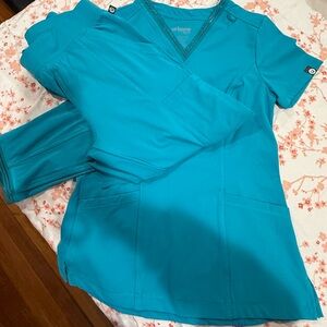 Urbane Women's Teal V-Neck Scrub Top